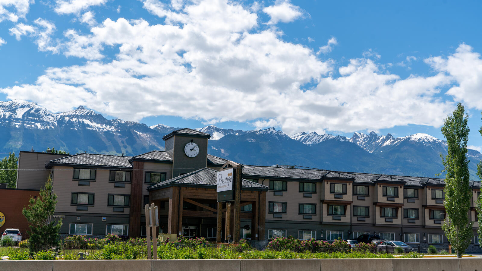 Prestige Inn Exterior